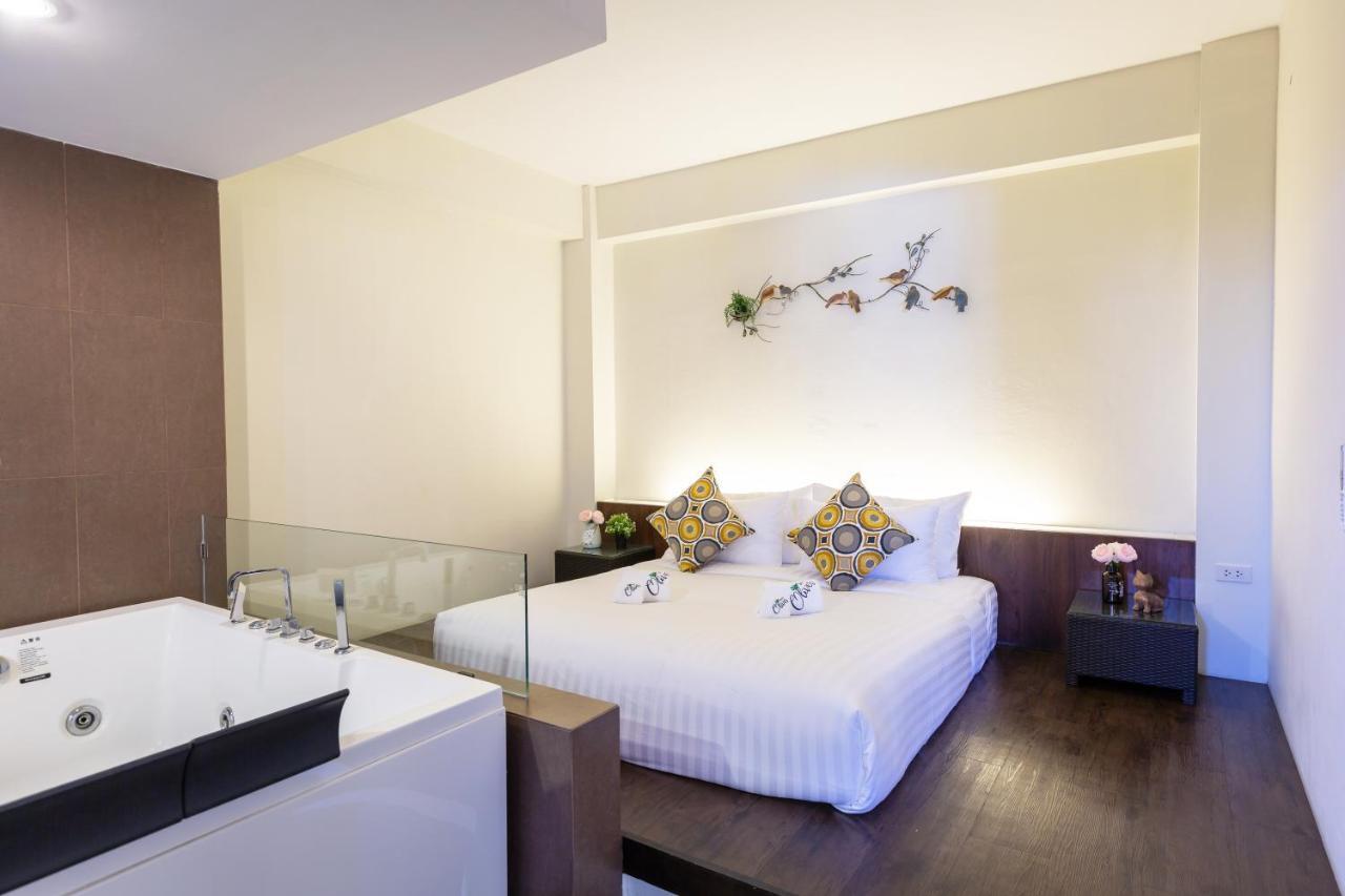 Baan Oliver Srinakarin Bangkok Extérieur photo