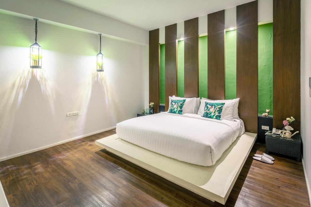 Baan Oliver Srinakarin Bangkok Extérieur photo