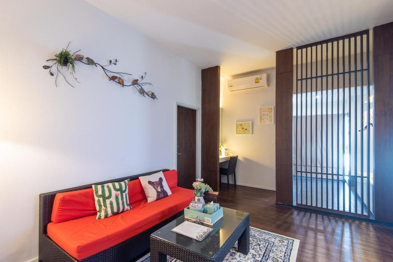 Baan Oliver Srinakarin Bangkok Extérieur photo