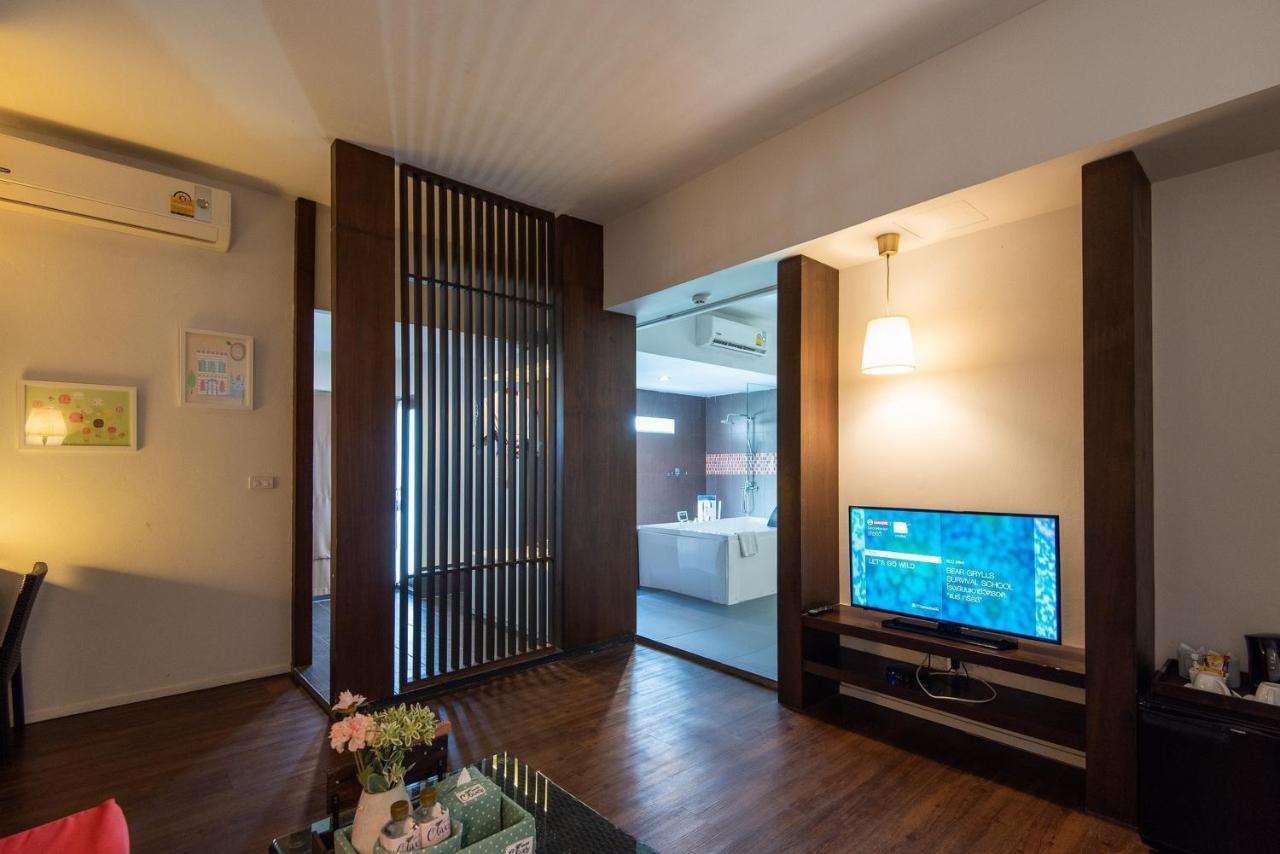 Baan Oliver Srinakarin Bangkok Extérieur photo
