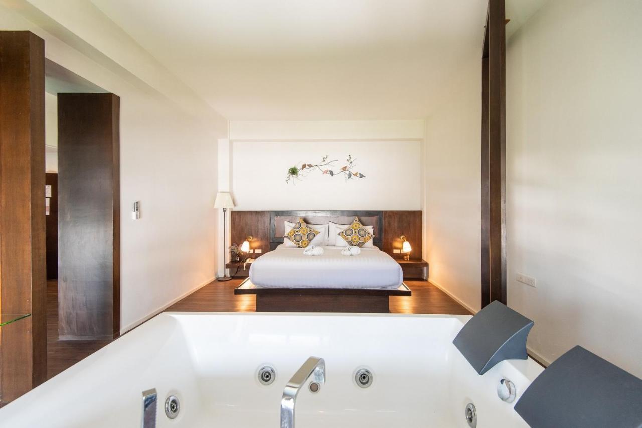 Baan Oliver Srinakarin Bangkok Extérieur photo