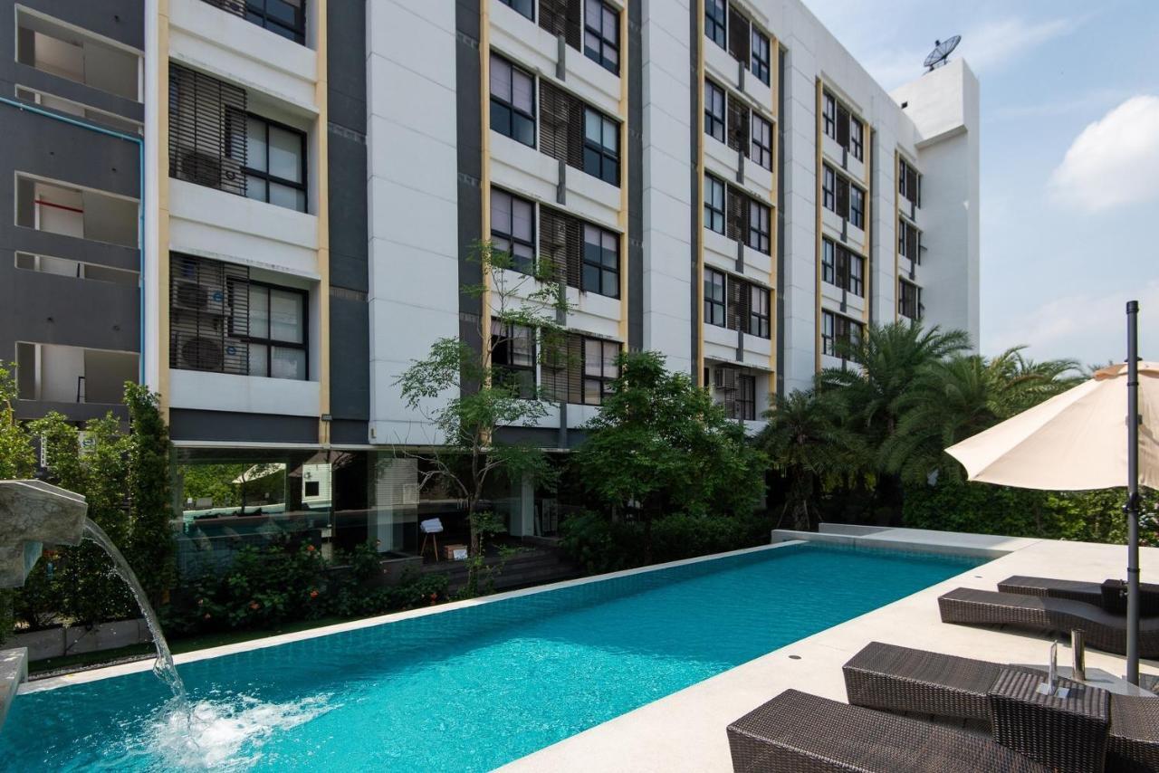 Baan Oliver Srinakarin Bangkok Extérieur photo